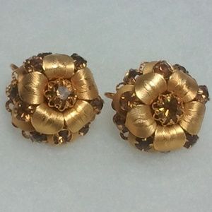 Vintage Gold Toned Clip on Leaf Themed Earrings
